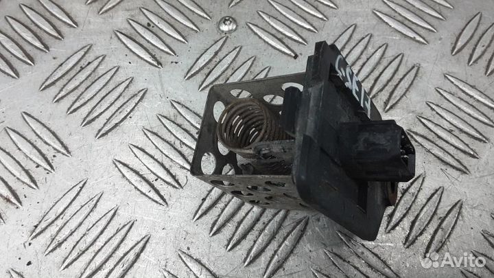 Реле вентилятора радиатора Volkswagen Passat