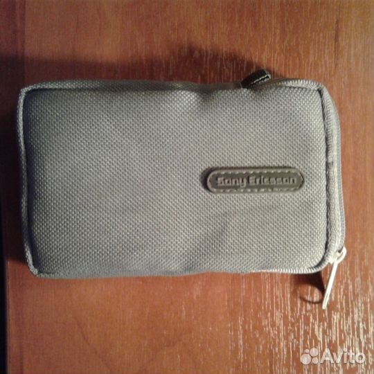 Проводная гарнитура SonyEricsson HRP-20 с FM-радио