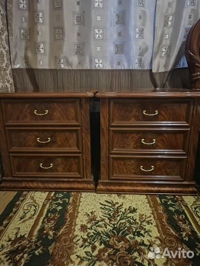 Спальный гарнитур из массива дерева