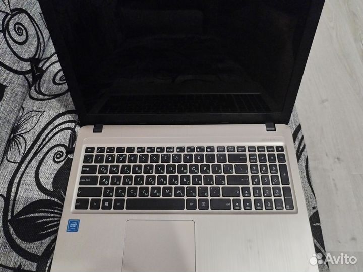 Ноутбук asus