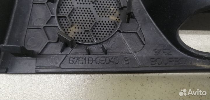 Накладка ручки внутренней Avensis II 2003-2008