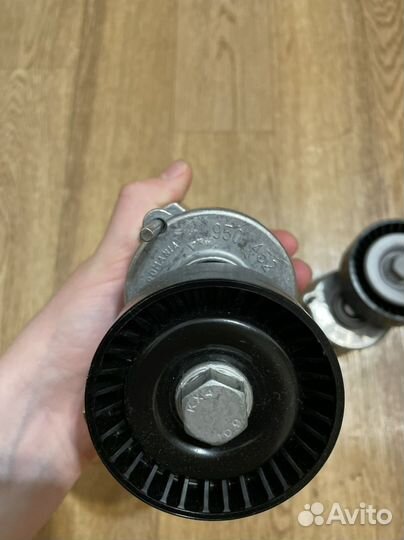 Натяжной ролик INA