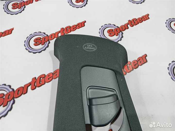 Накладка на стойку кузова левая Toyota Harrier