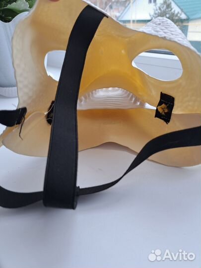 Маска раптора,белая, резиновая