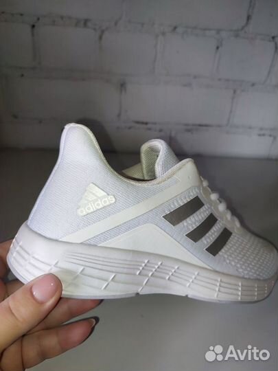 Кроссовки Adidas