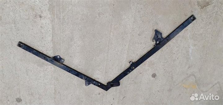 Растяжка переднего подрамника BMW E90