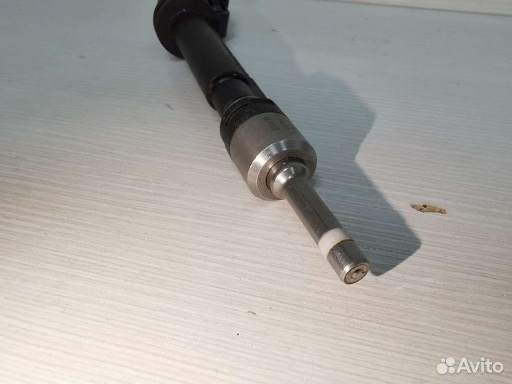 Форсунка топливная верхняя Touareg Audi Q7 3.6 Tsi