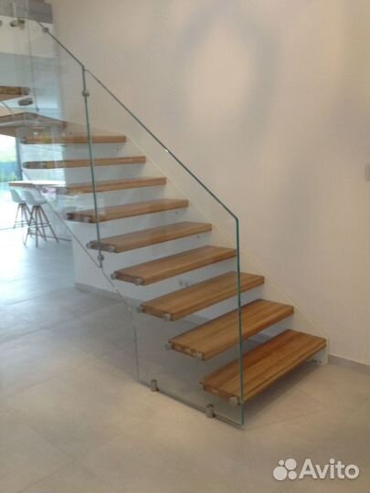 Стеклянные перила для лестниц и балконов