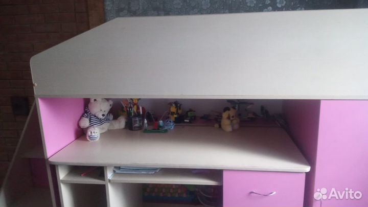 Двухъярусная кровать со шкафом и столом