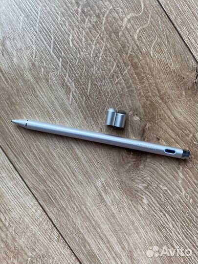 Стилус (карандаш) с насадками для iPad и iPhone