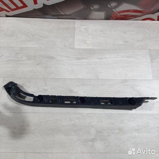 Крепление бампера заднее правое Chevrolet Cruze