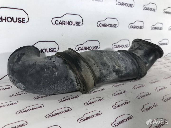 Патрубок воздушного фильтра правый Volkswagen