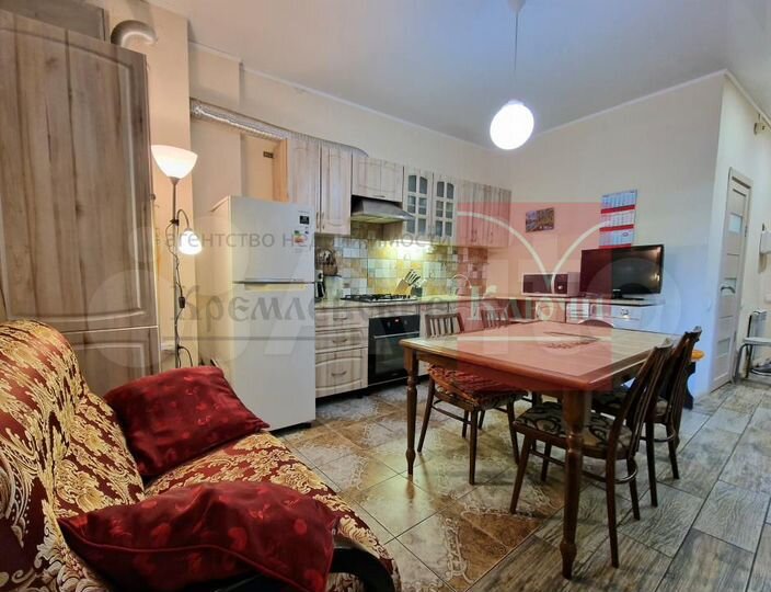 3-к. квартира, 90,3 м², 1/4 эт.