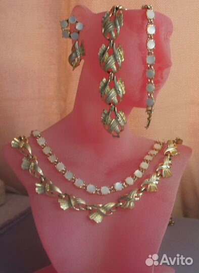 Винтажные комплекты от Coro Lisner из США