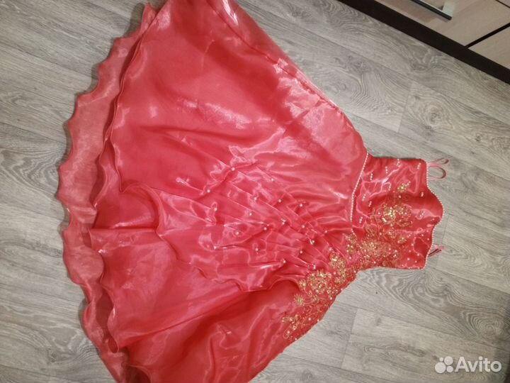 Нарядное пышное Платье для девочки 8-10 л