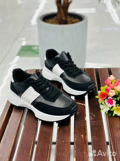 Кроссовки женские TOP 2025