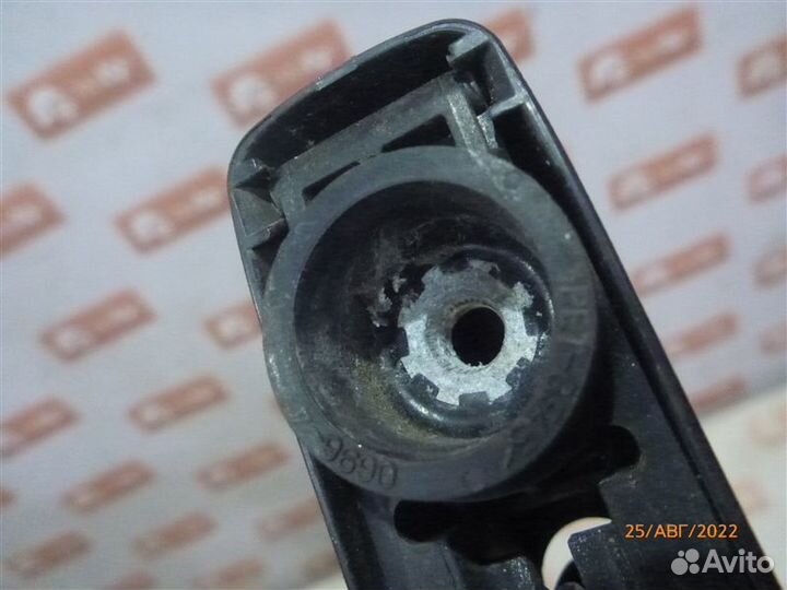 Поводок стеклоочистителя задний Toyota Rav4 ASA44