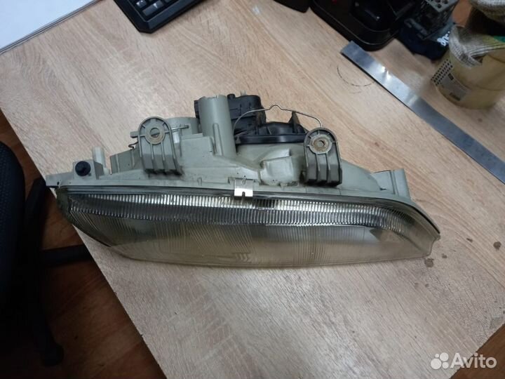 Фара правая Nissan Primera P11E 1996-2002г