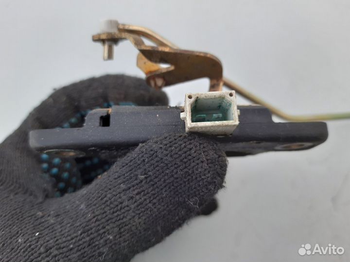 Замок крышки багажника Audi A6 C5