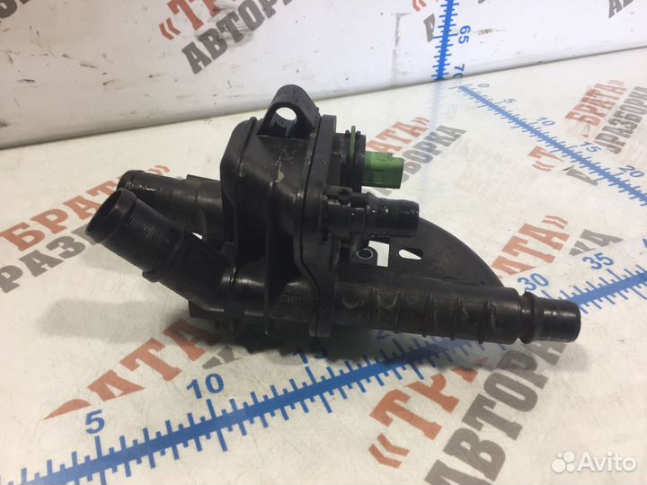 Пежо 308 Корпус термостата