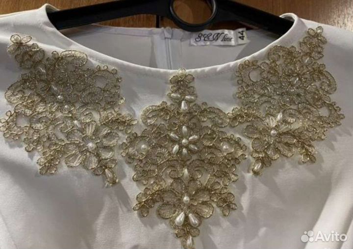 Платье на никах