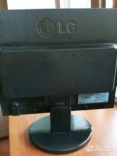 Монитор LG