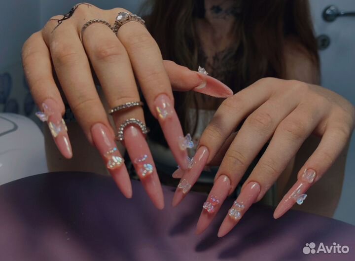 Модель на наращивание, маникюр с покрытием