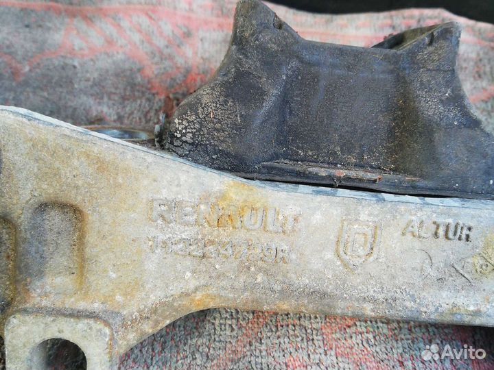 Опора МКПП Nissan Almera G15