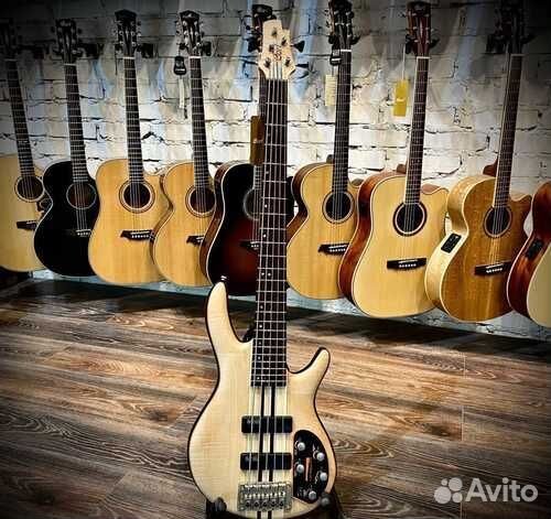 Бас гитара 5 струн Cort + Аксессуары