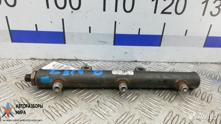 Топливная рампа Jaguar S-Type рест. 2004