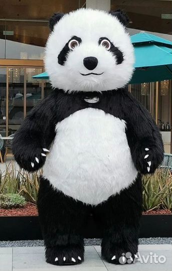 Мишка сидит и с нетерпением ждёт ваших праздников