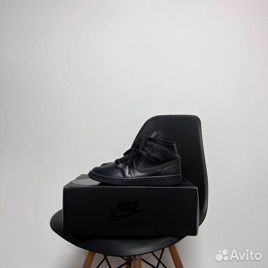 Nike Air Jordan 1 Mid (37.5) Triple Black оригинал