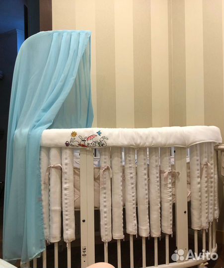 Комплект бамперов для детской кроватки