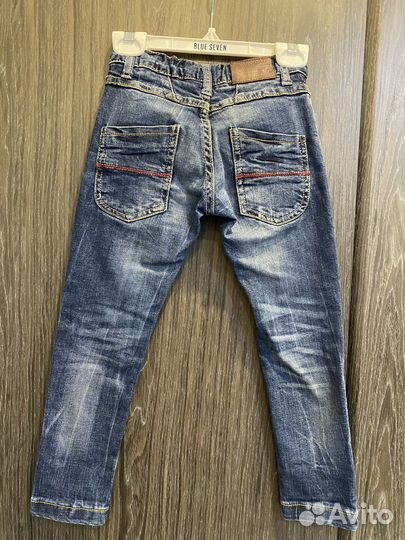 Джинсы и лонгслив