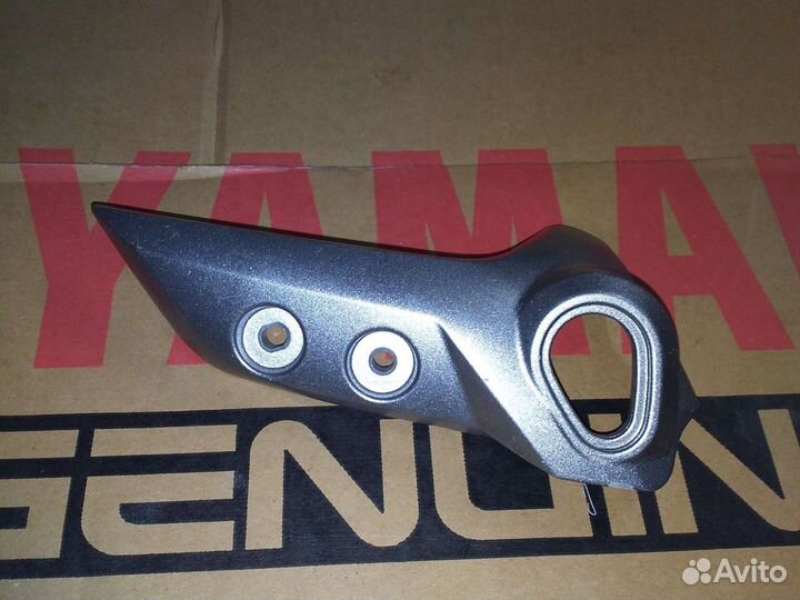 Новое оригинальное крепление фары Yamaha Fz6