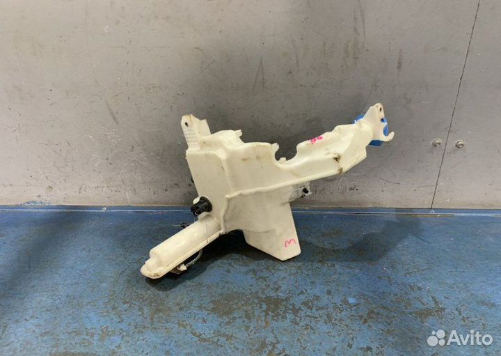 Бачок омывателя Volkswagen Passat B6