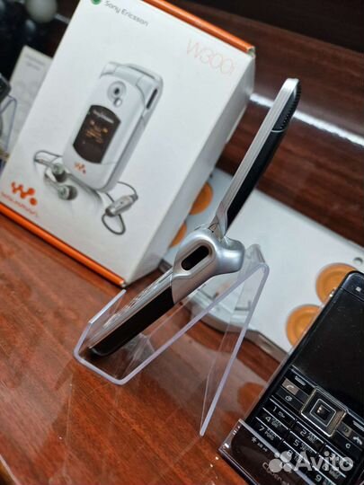 Телефон Sony Ericsson w300i полный комплект