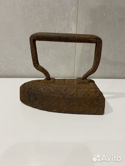 Чугунный утюг