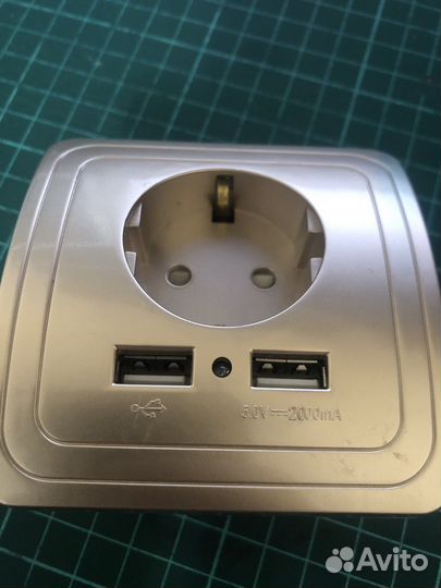Розетка с USB зарядкой