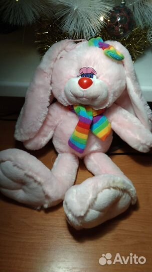 Кролик розовый Новогодний поет песню