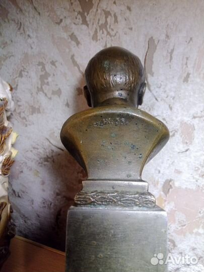 Бюст Ленина бронза