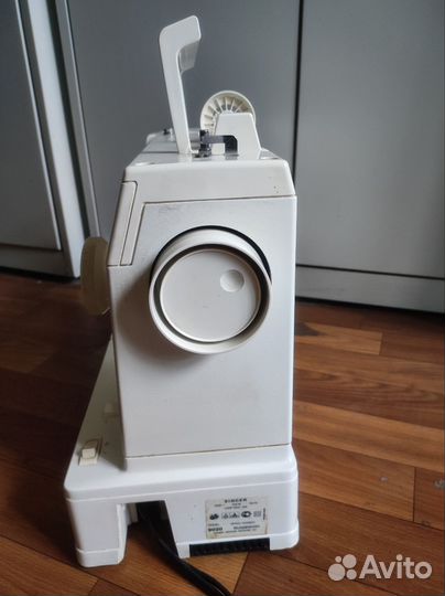 Швейная машина Singer 9020