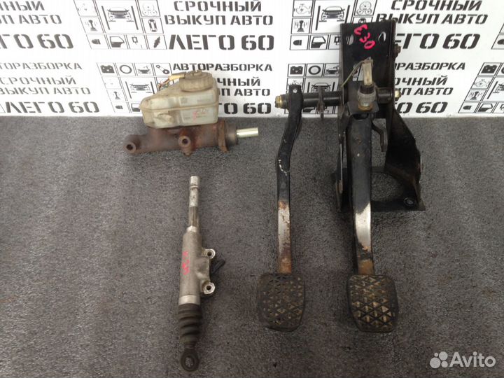 Блок педалей BMW E30