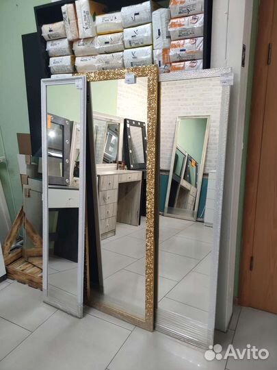 Зеркало в багетной раме