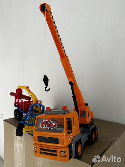 Полесье автокран и трактор с прицепом лесовоз