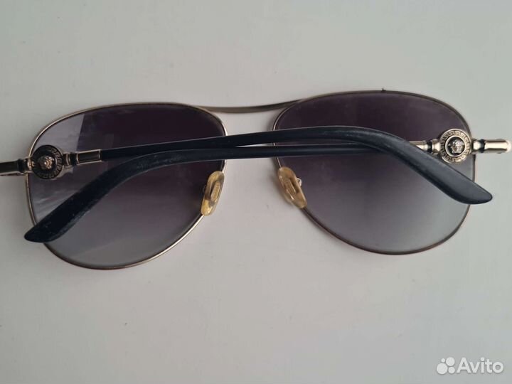 Солнцезащитные очки versace