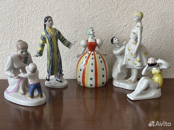 Фарфоровая статуэтка