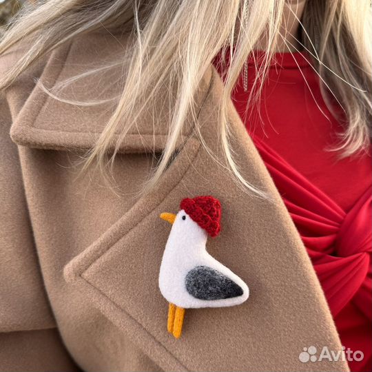 Брошь чайка