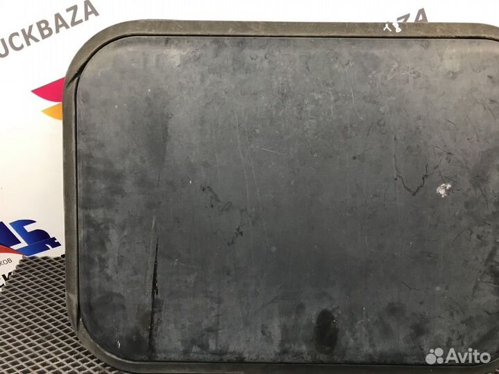 Люк в сборе