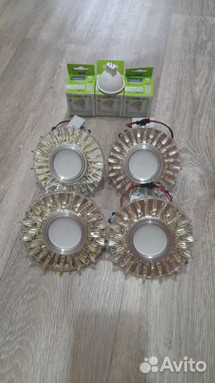 Точечные светильники с лампами на 12 вт